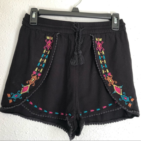 H&M Pants - H&M Coachella black pull front tie pull on shorts